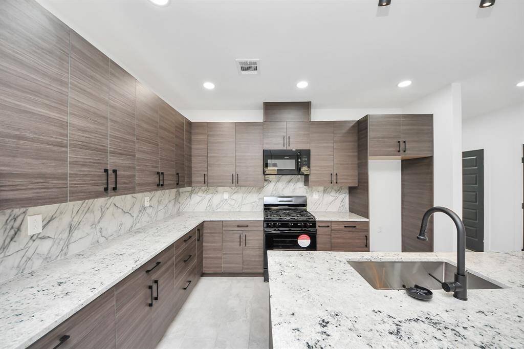 Love this kitchen!