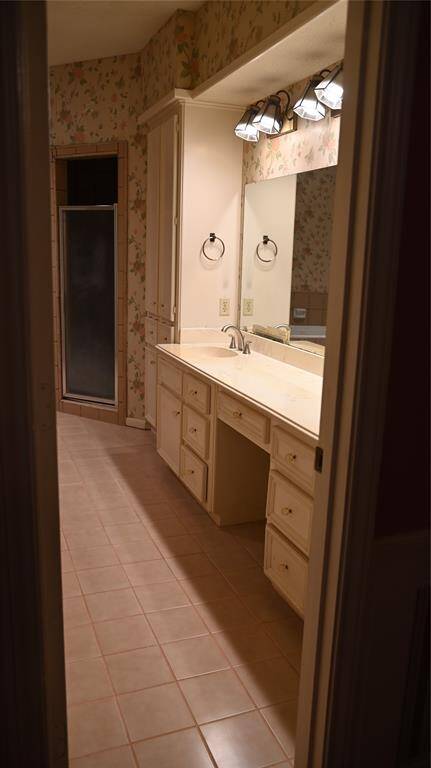 Large Main bathoom