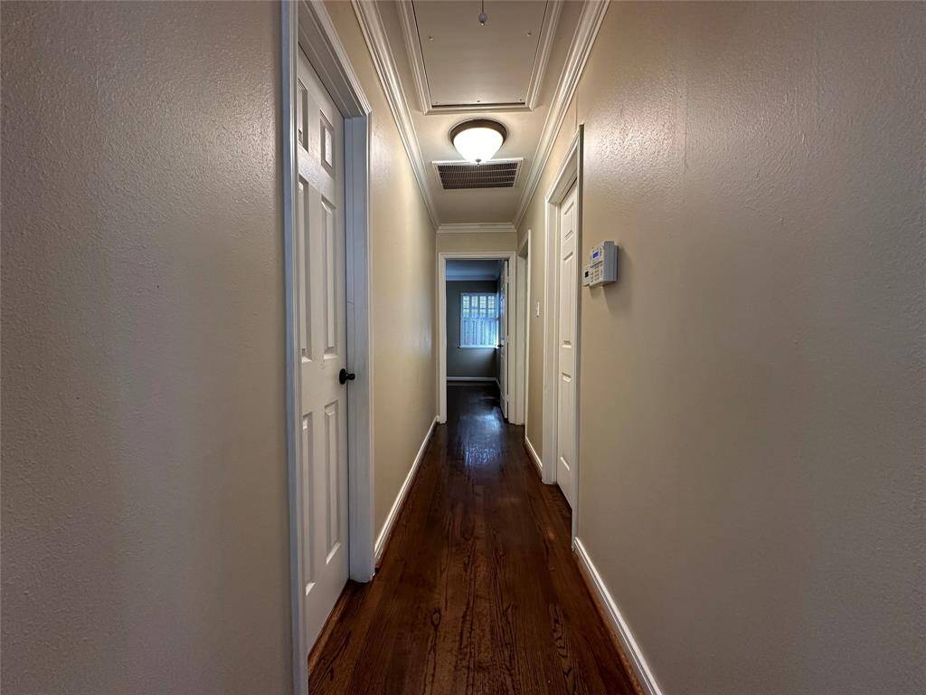 Hallway to bedrooms