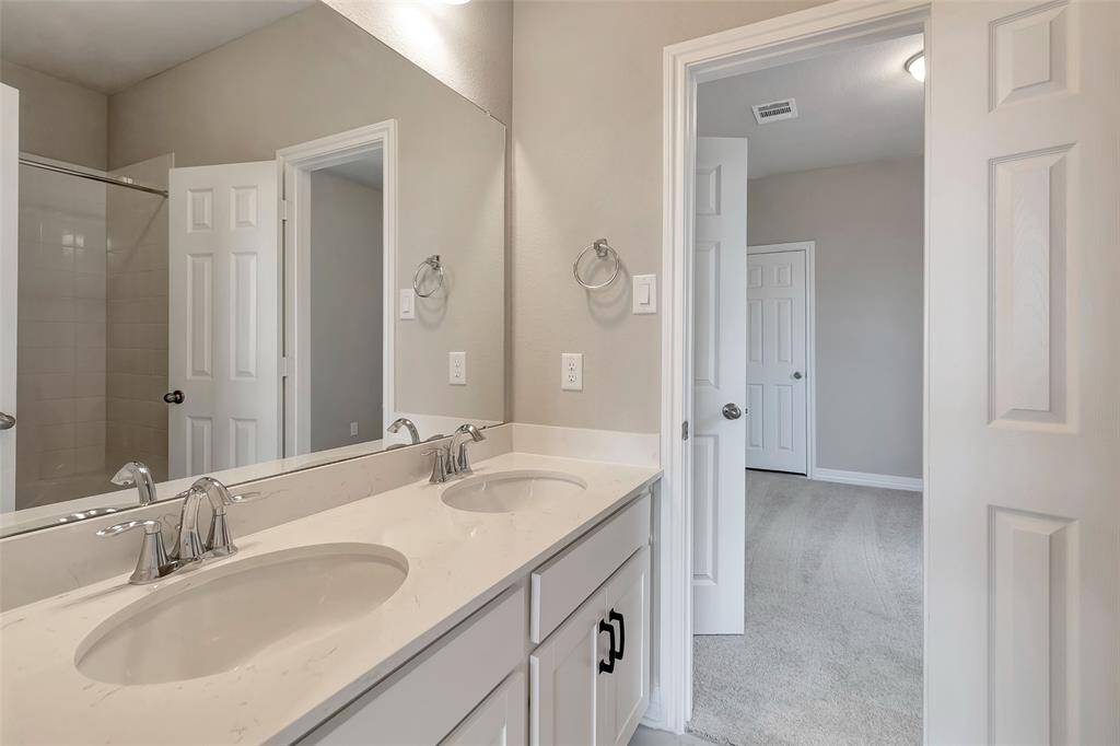 Note: Sample product photo. Actual exterior and interior selections may vary by homesite. Photo may be virtually staged