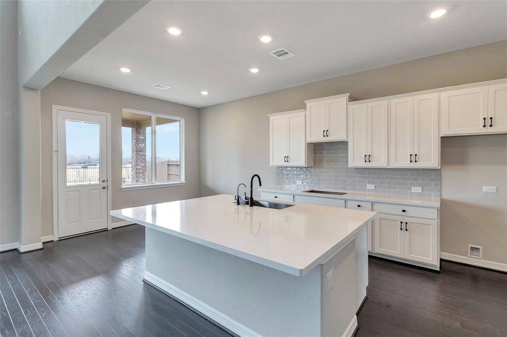 Note: Sample product photo. Actual exterior and interior selections may vary by homesite. Photo may be virtually staged