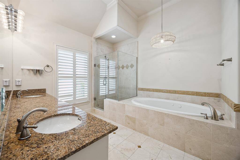Another view of the primary bath.