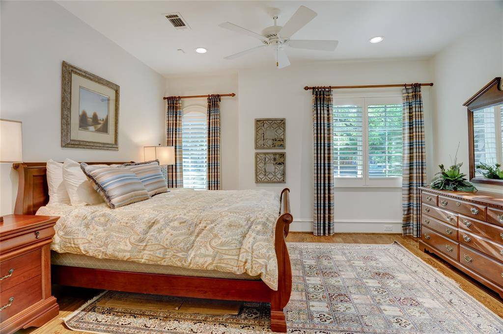 Large Guest suite, with en-suite bath