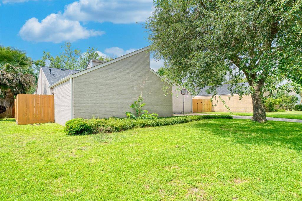Curb Appeal Western Side Shot