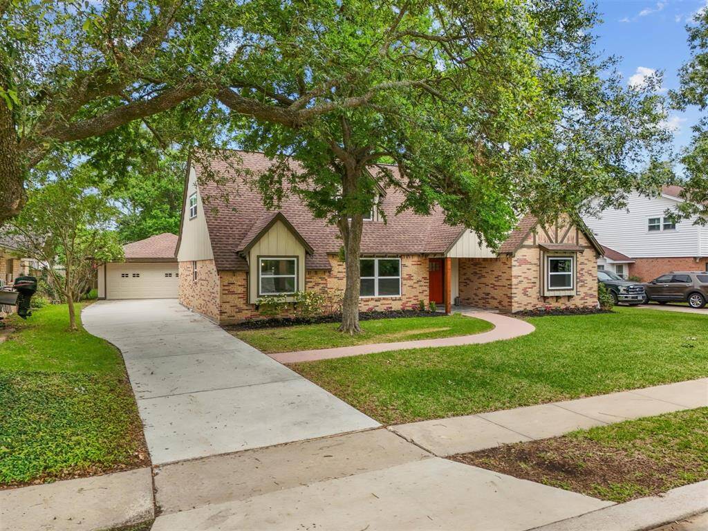 Welcome to your new home at 807 Woodland Drive!