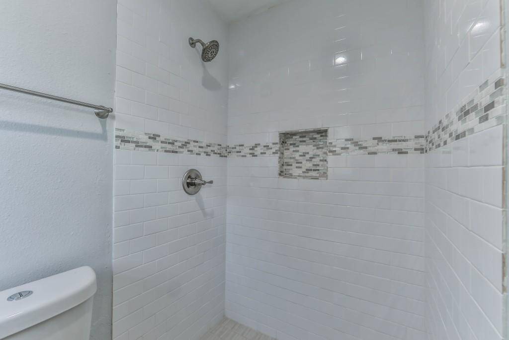 A view of the shower...