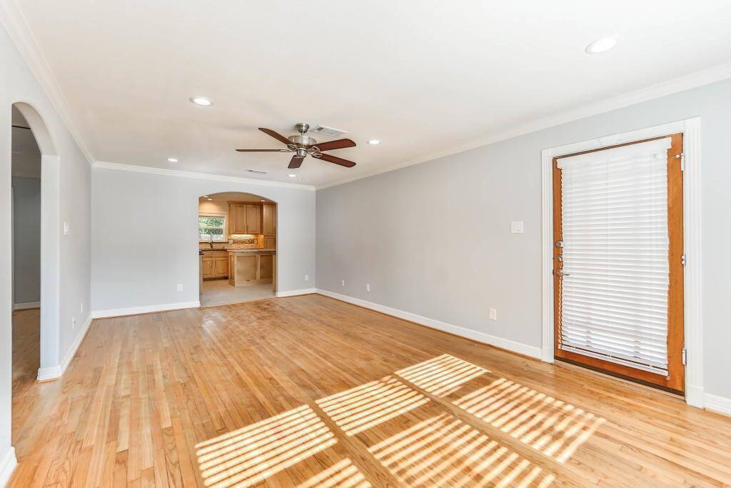 Recessed lighting, fans in each room, 2" faux blinds, & great flow from room to room...