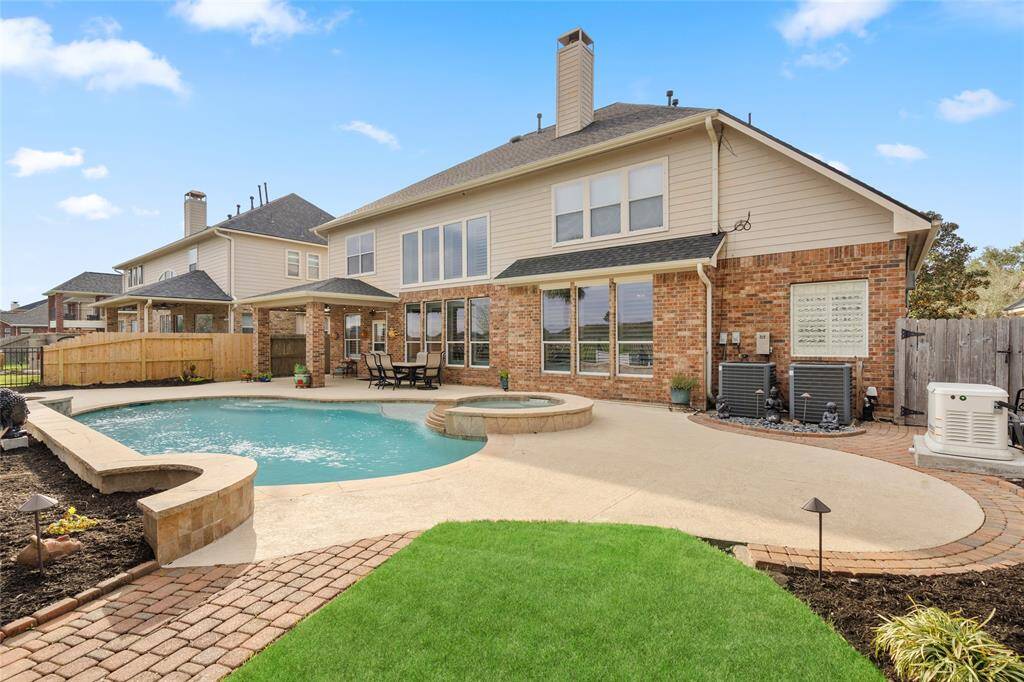 Pool & Hot Tub