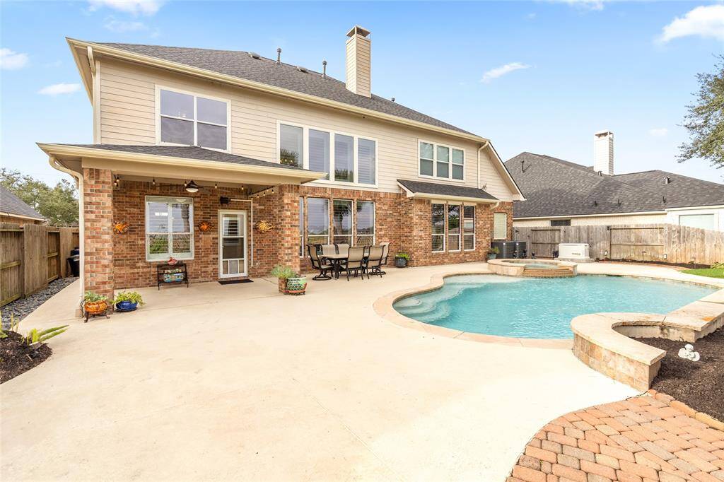 Pool & Hot Tub