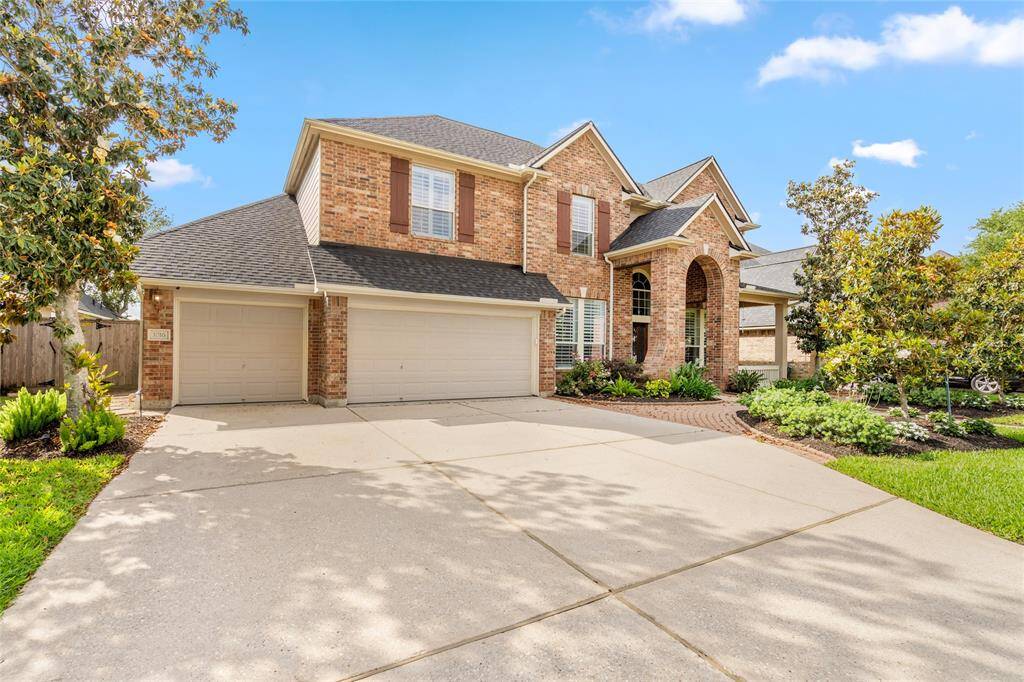 Three Car Garage