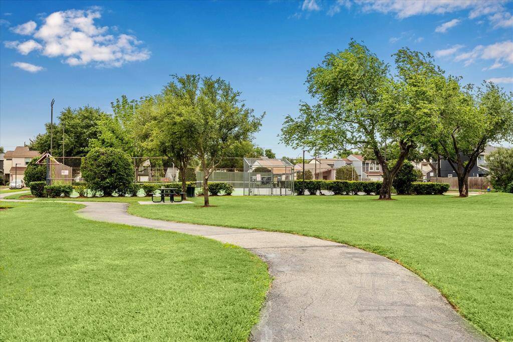 Common area jogging trail and tennis court