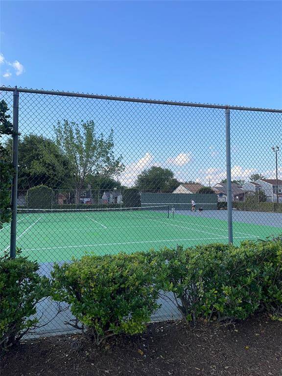 Common area tennis court