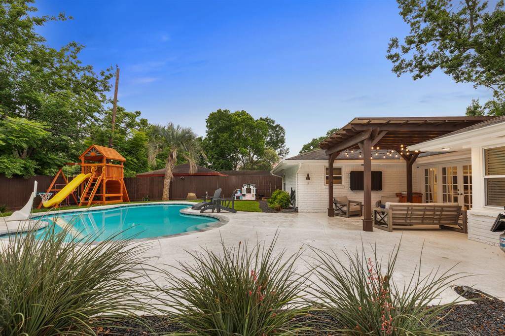 Imagine waking up every morning to this private backyard retreat! The sparkling pool was completely renovated in 2022 with new plaster, gunite, filter and pumps. Move right in and start enjoying this pool and backyard oasis.