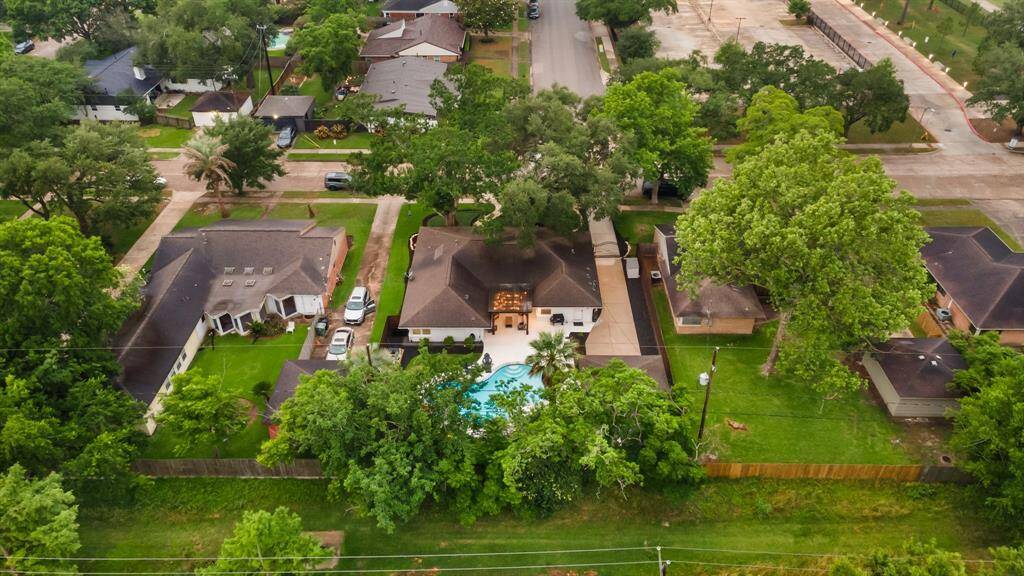 Step into a world where luxury meets convenience in this stunning single-story residence in the coveted Parkwest neighborhood.