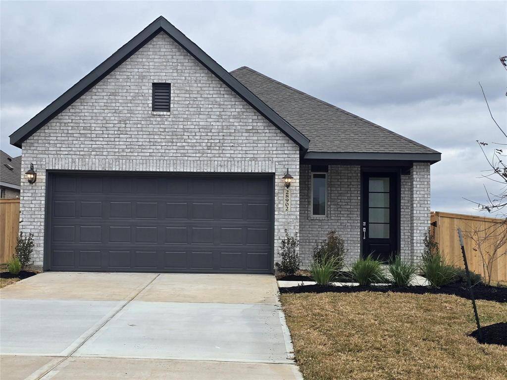 *Not actual home, pictures representative of same elevation*