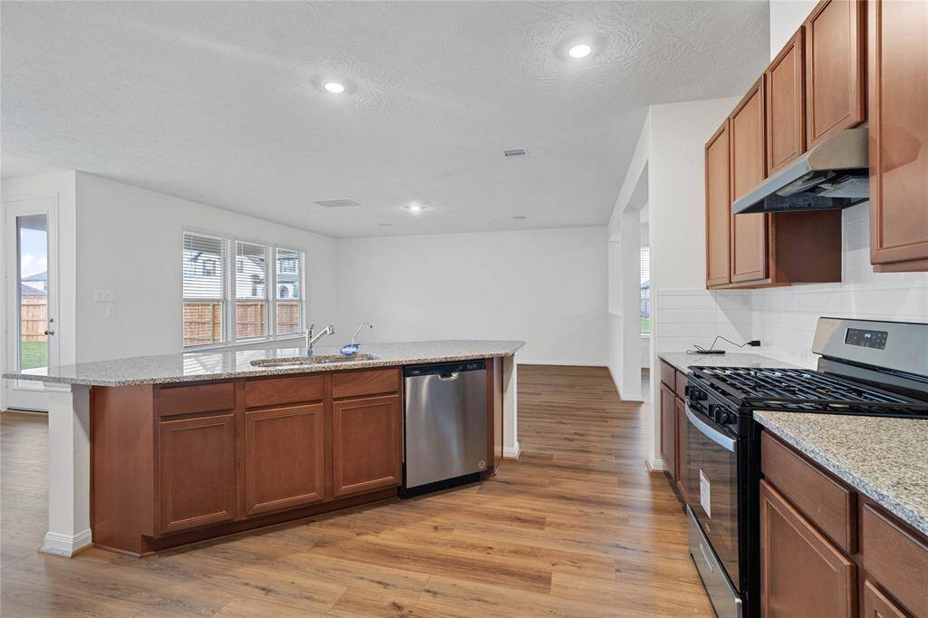Another view of this beautiful kitchen!