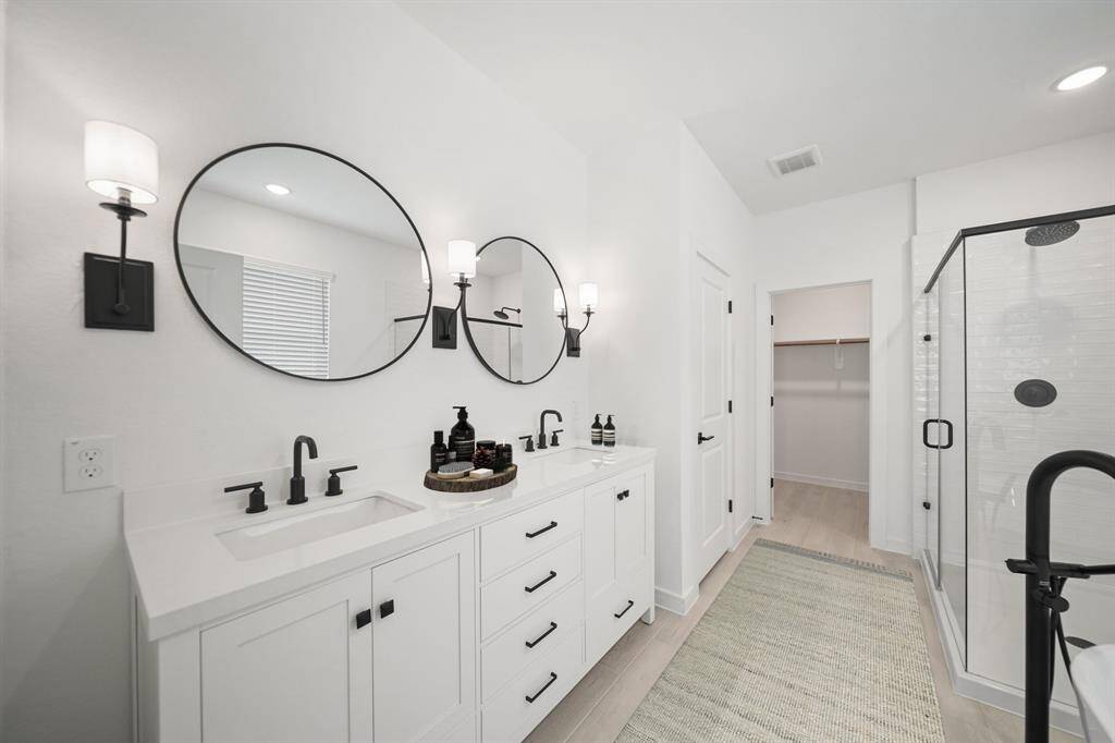 Serene primary bath