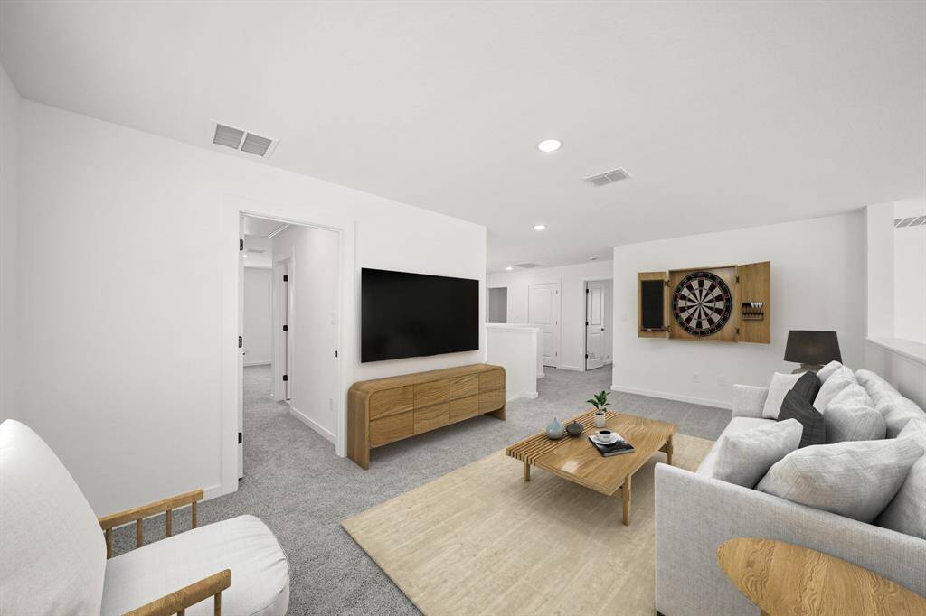 Great secondary living space upstairs