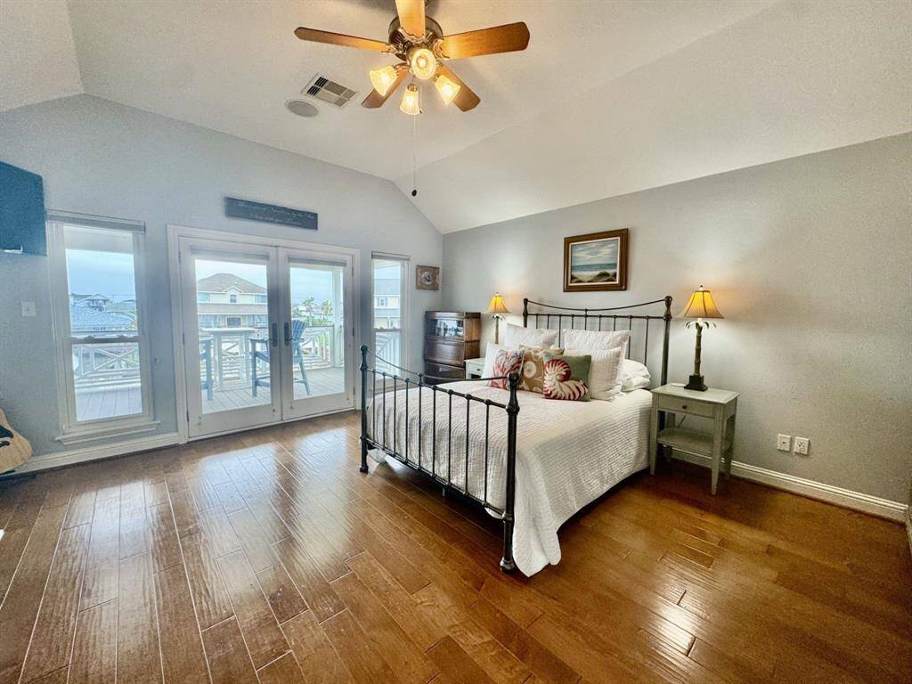 primary with lot of natural light