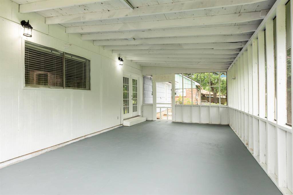 Do you like to entertain?!  This is the perfect set up for outdoor enjoyment.