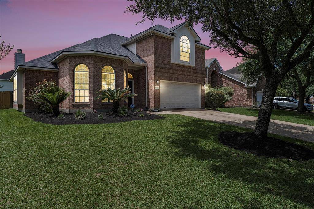 Beautiful inside and out! This thoughtfully designed floor plan features an open-concept layout with soaring ceilings, elegant finishes, and abundant natural light. Spacious living and dining areas, a fully equipped kitchen, a posh primary suite, a versatile upstairs game room, and a large backyard patio come together to offer the perfect blend of comfort, style, and space for both everyday living and entertaining.