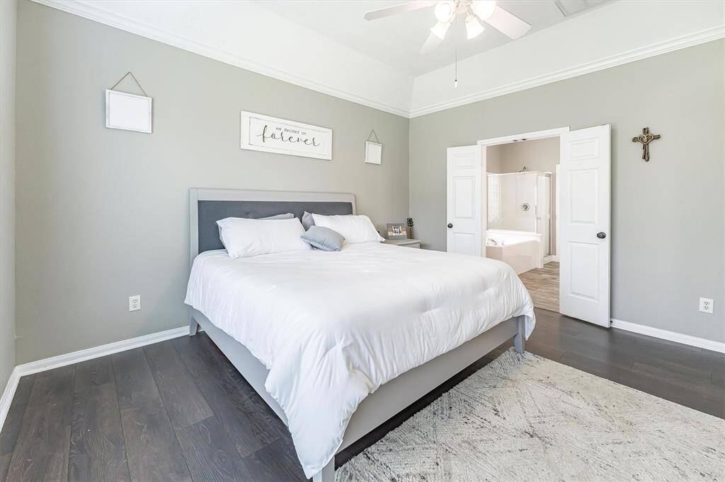 You’ll have sweet dreams in this posh owner’s retreat, complete with a spacious walk-in closet and a luxurious ensuite bath designed for rest, relaxation, and a little everyday indulgence.