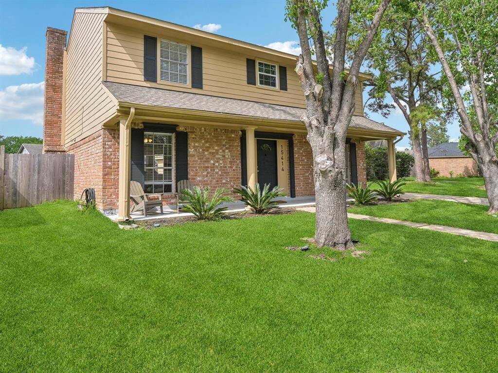 This home has mature trees that provide relief from the Summer sun!