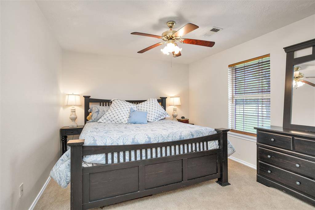Secondary bedroom