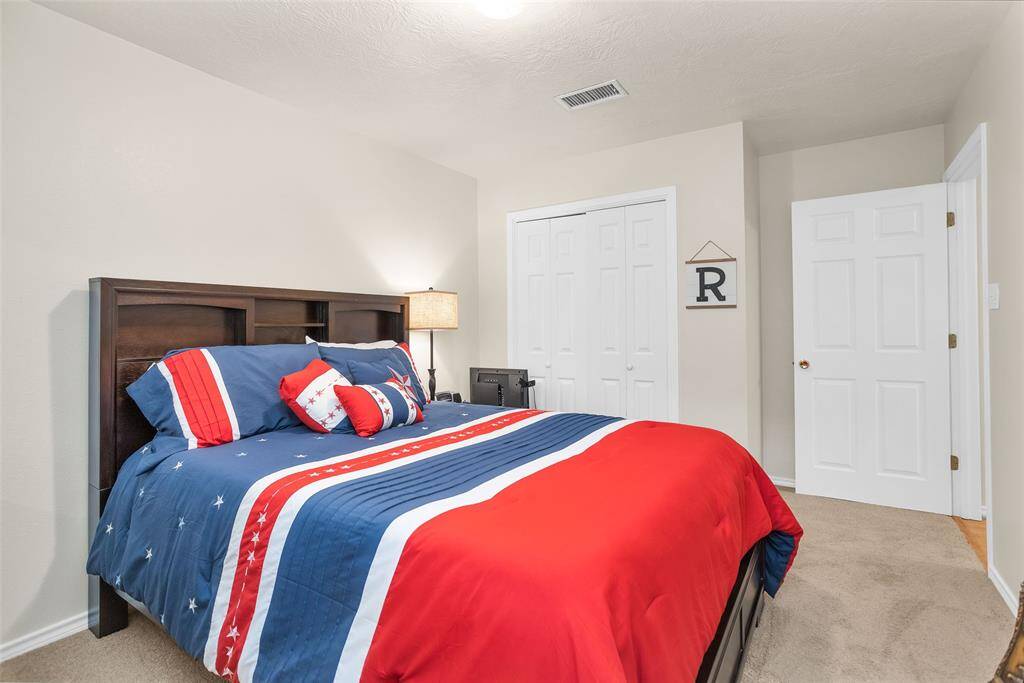 Secondary bedroom
