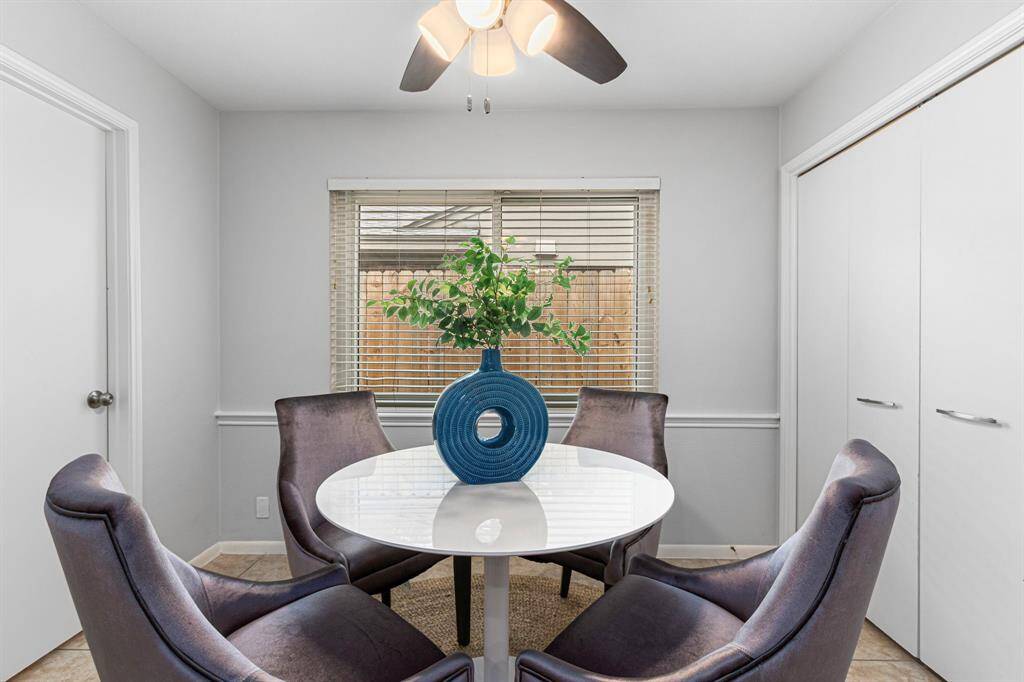 Breakfast Nook