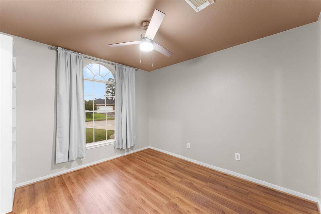 Secondary bedroom A