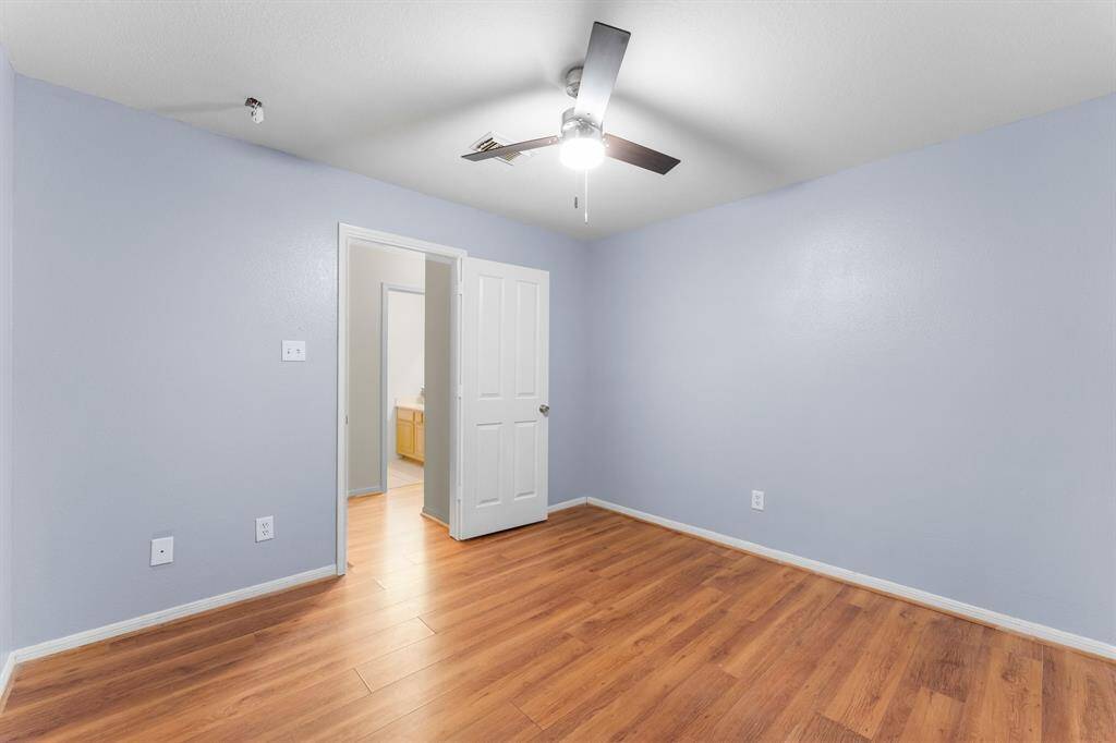 Secondary bedroom B