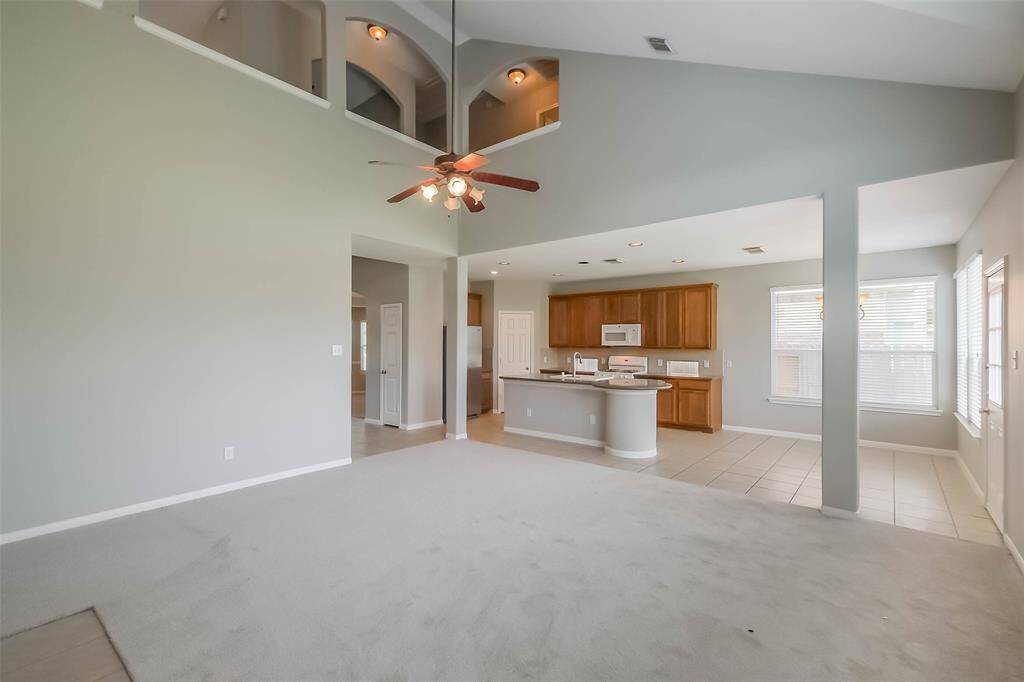 Home boasts a nice neutral palette throughout!