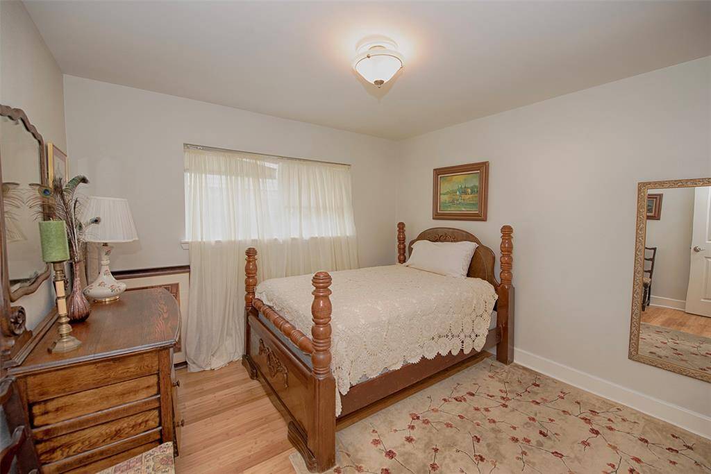 Additional bedroom with great space.