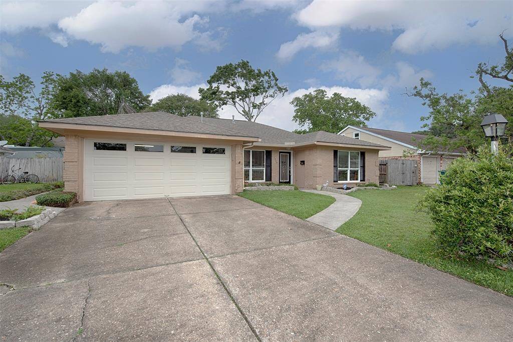 Home provides great additional parking for your guests outside of the garage when entertaining.