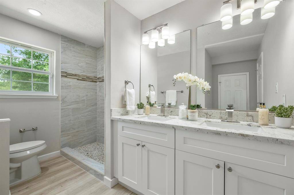 Primary bath with double sinks...