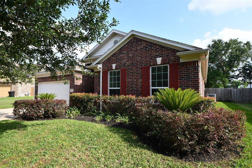 A great freshly landscaped yard