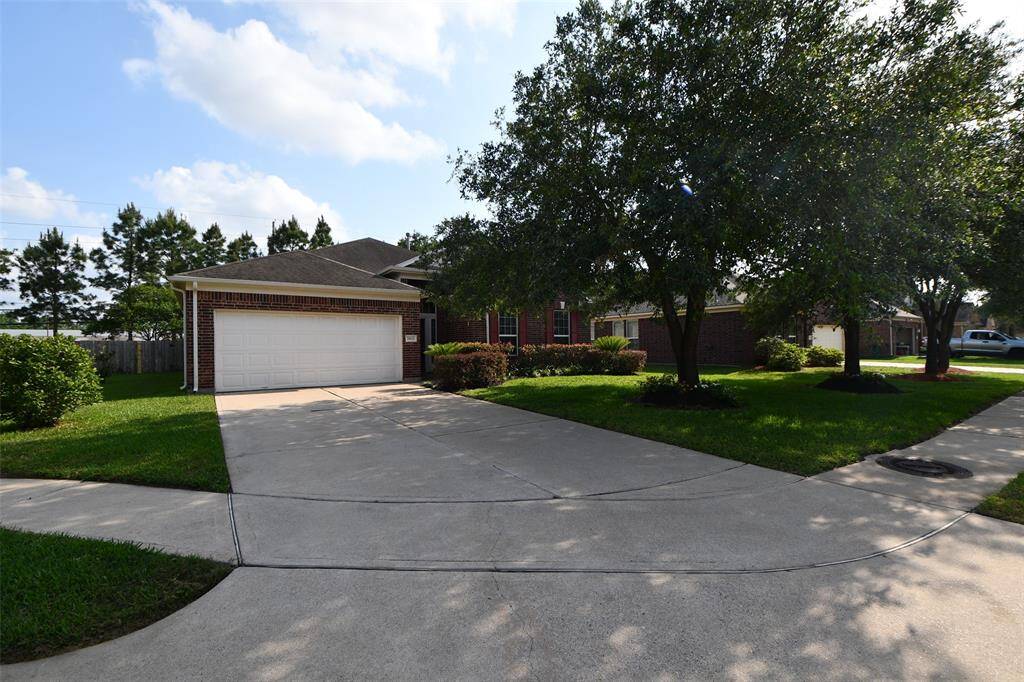 Let's walk up the driveway to the front door