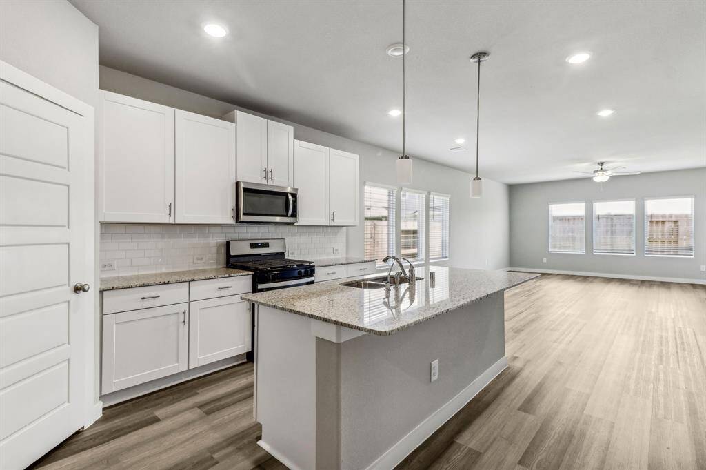 Photo is not of the actual home but is an inspirational photo of builder’s model home and may depict options, furnishings, and/or decorator features that are not included.