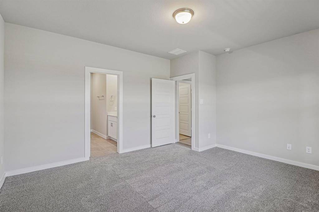 Photo is not of the actual home but is an inspirational photo of builder’s model home and may depict options, furnishings, and/or decorator features that are not included.