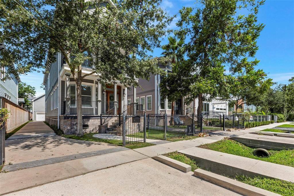 Long driveway provides ample parking for guests!