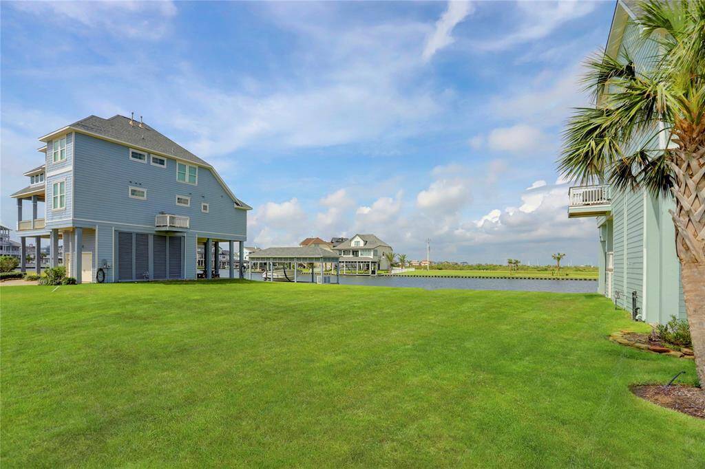 THE ADJACENT LOT IS ALSOBEING OFFERED FOR SALE!OFFERS A GREAT SPACE FOROUTDOOR EVENTS ANDGATHERINGS, OR BUILD ASECOND HOME! A PERFECTPLACE FOR ENTERTAINING ALLYEAR ROUND.