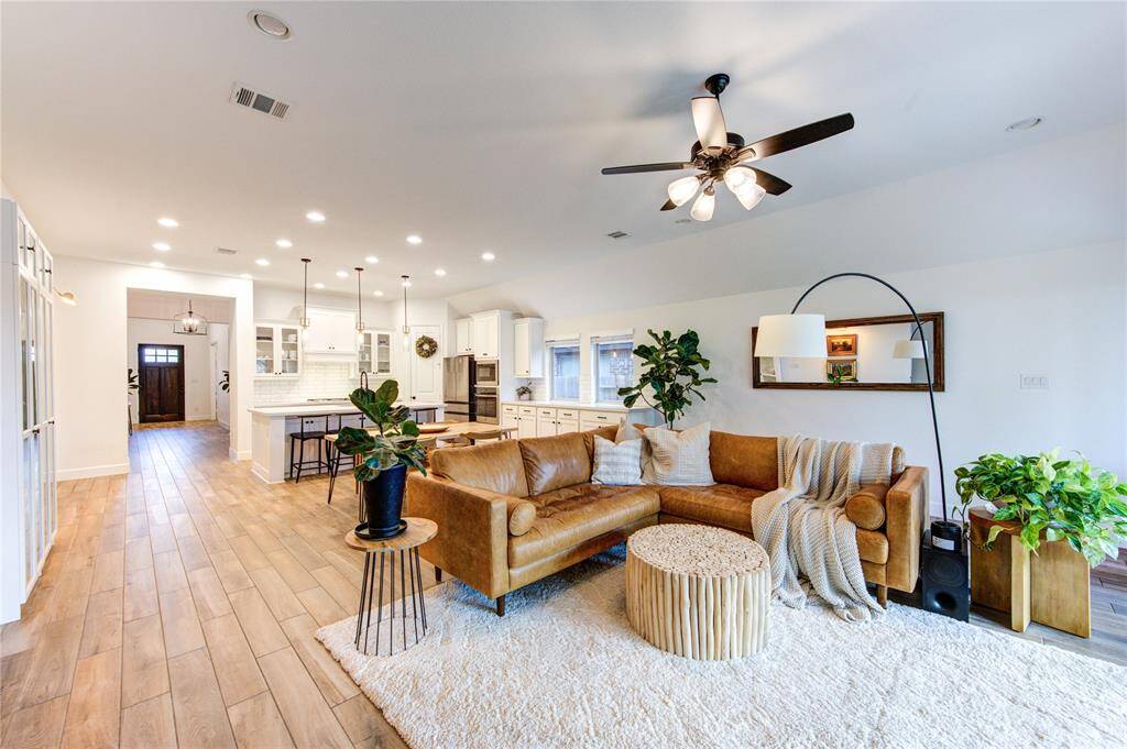 One of the most popular Perry Floor plans.