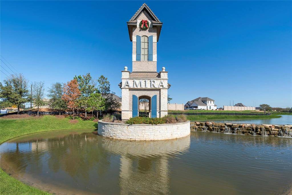 Amira is a great community with amazing amenities: pool, splash pad, gym, several parks, a dog-park, and miles of walking paths. Come check it out!