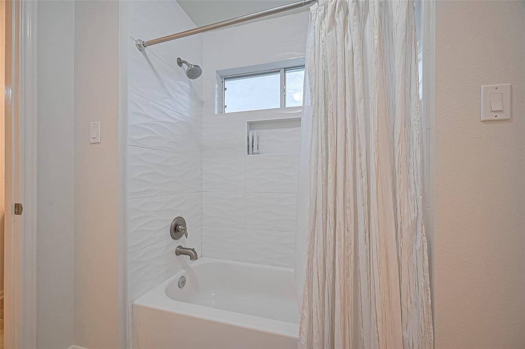 Upgraded bath in the jack and jill.