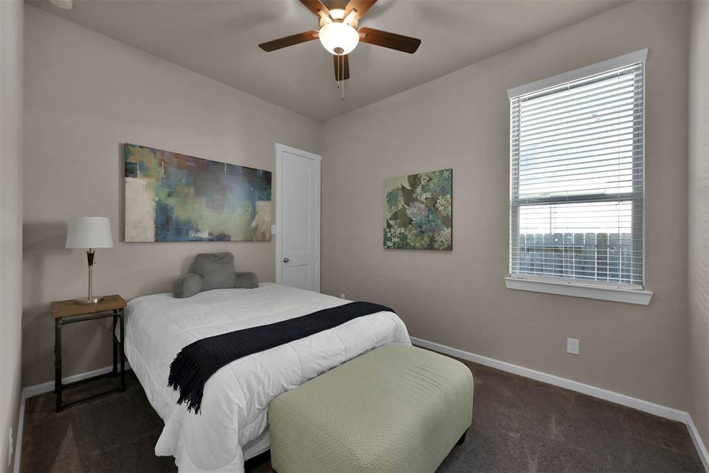 Secondary bedroom