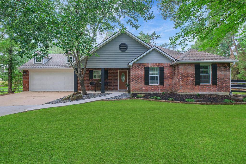 Great curb appeal and colors