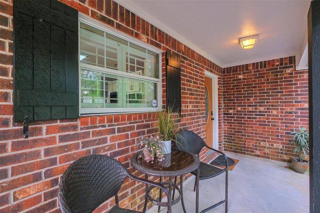Covered front porch to enjoy watching the wildlife