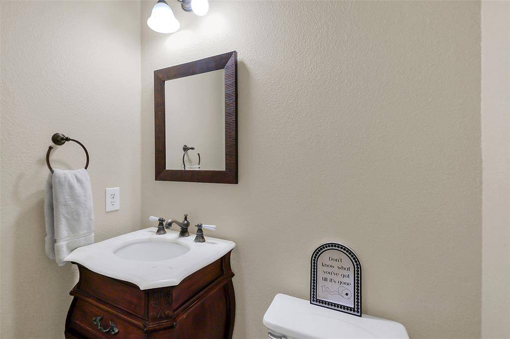 Lovely guest half bath.