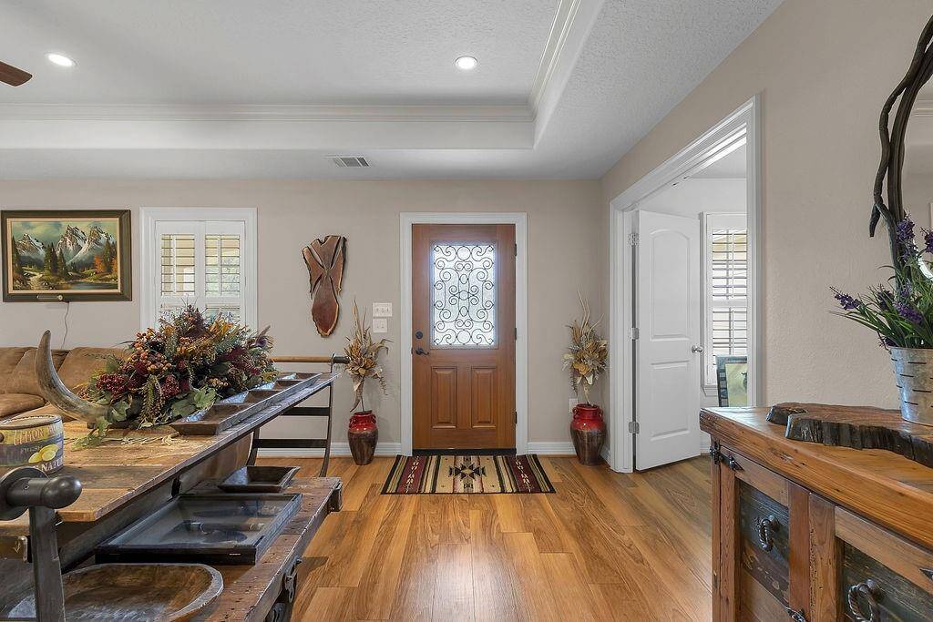 Enter into this Open concept Home